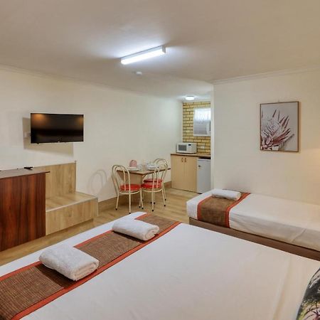 Bryants Motel Roma Bagian luar foto