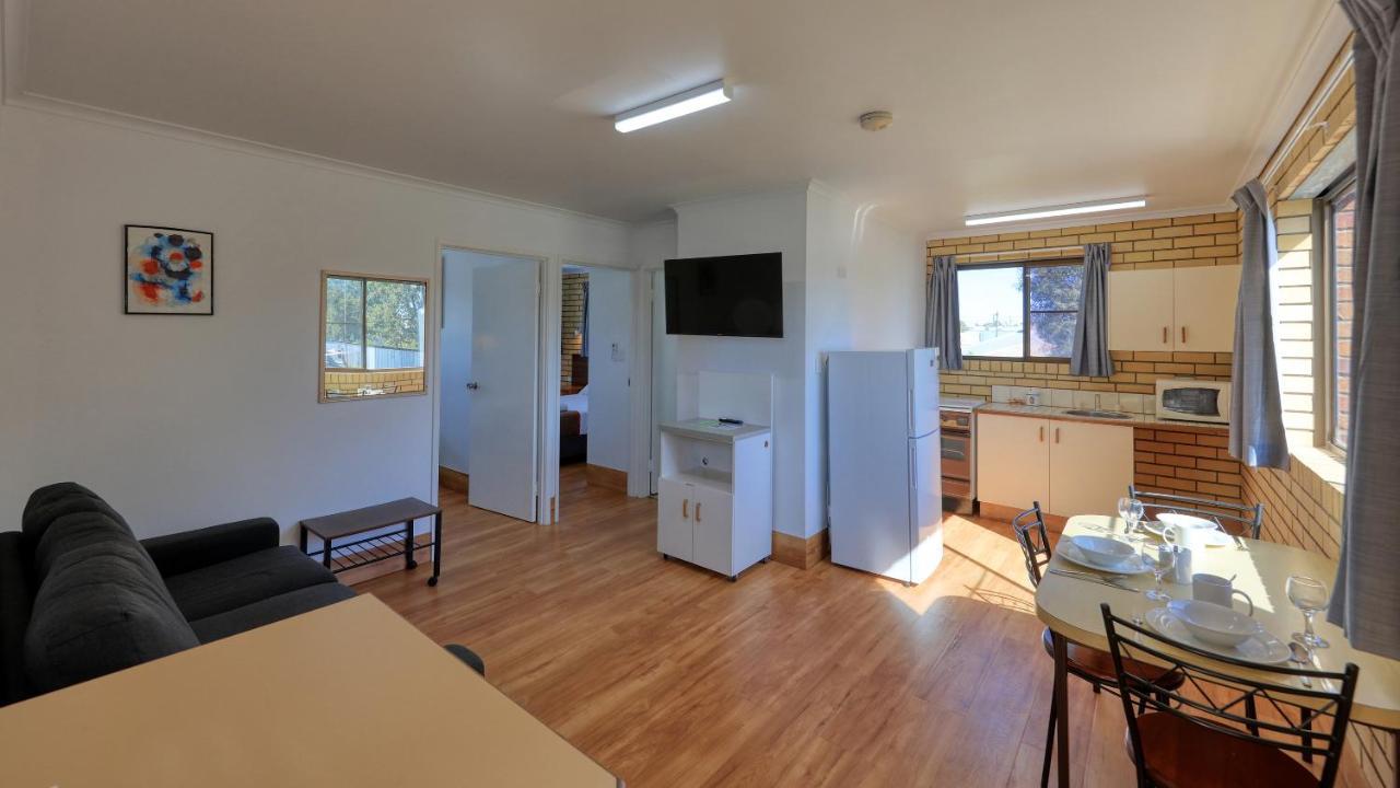 Bryants Motel Roma Bagian luar foto
